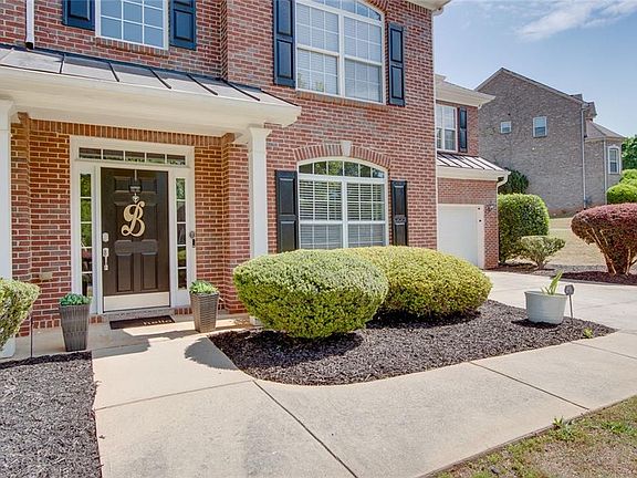 2nd image of 7601 The Lakes Dr
