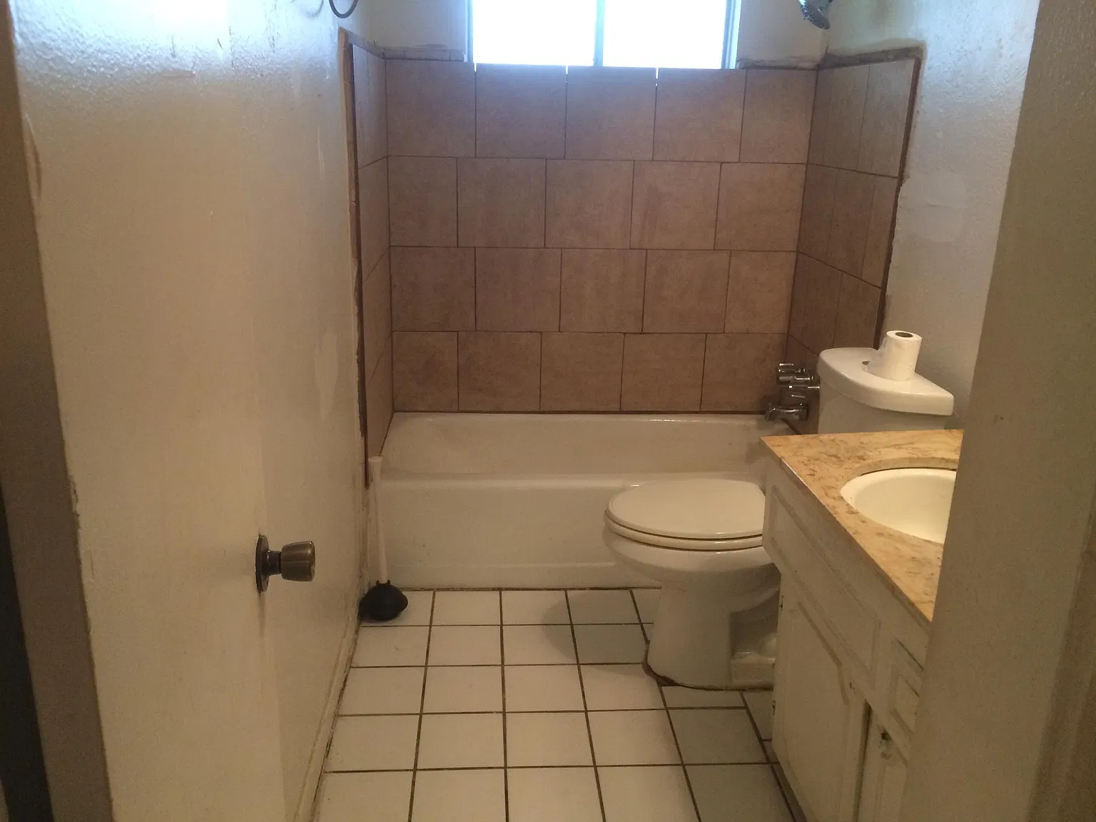 3 bed, 1.5 bath, 1452 sqft, $1,100 — Photo 3
