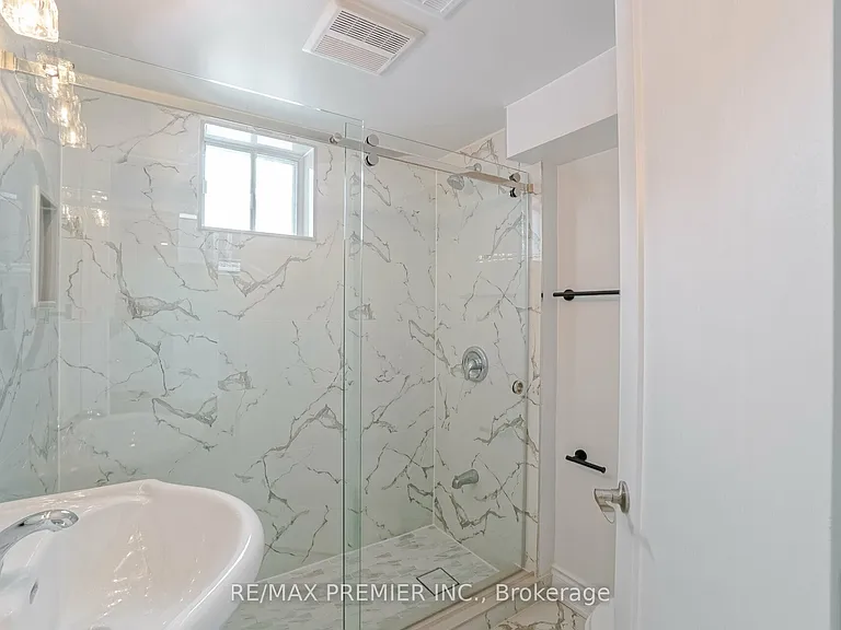 8 Marlborough Rd #BASEMENT — Photo 12
