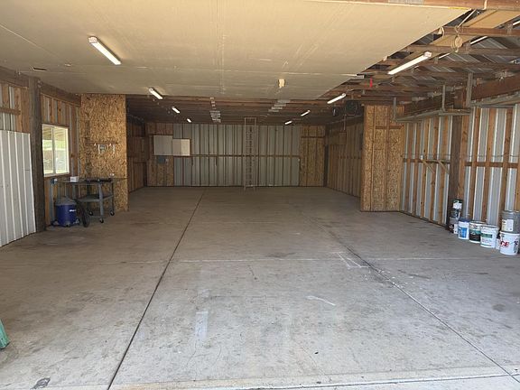 3rd image of 1404 Butterfly Ln