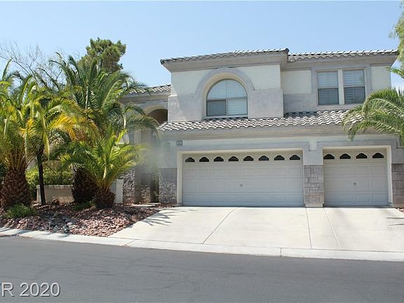 2nd image of 105 Chateau Whistler Ct