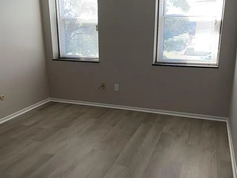 2 Columbia Ave — Photo 8