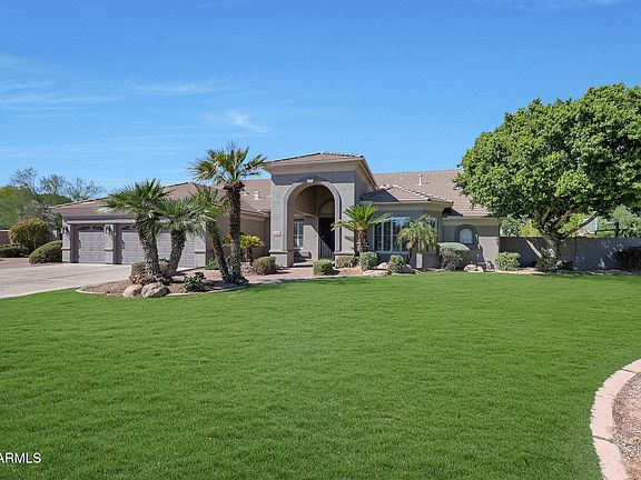 3rd image of 1424 E ARABIAN Court