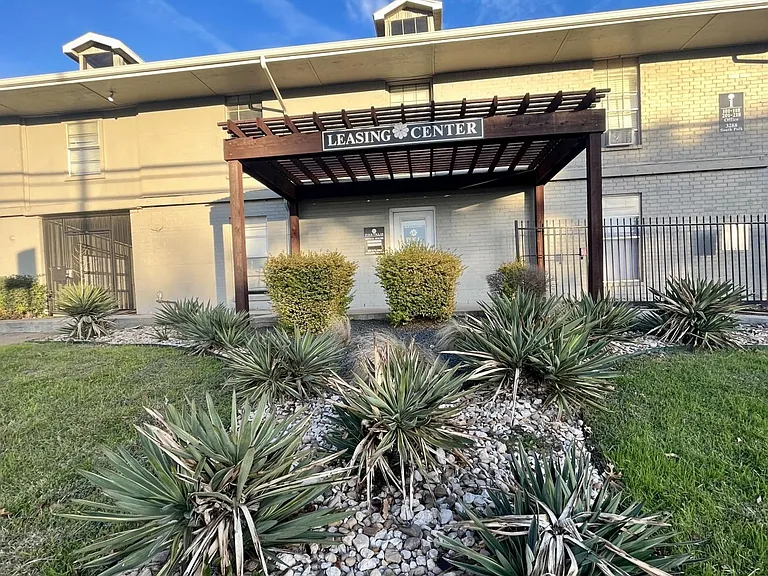 Polk Villas — Photo 43