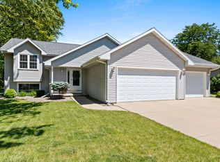 2411 Van Beek Rd, Green Bay, WI 54311