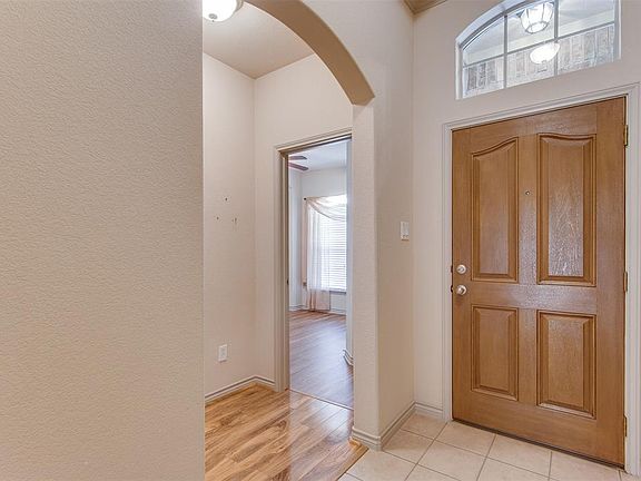 5th image of 2101 Caroline Dr