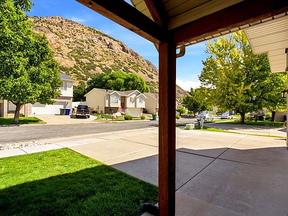 3rd image of 1383 N Chilly Peak Cir