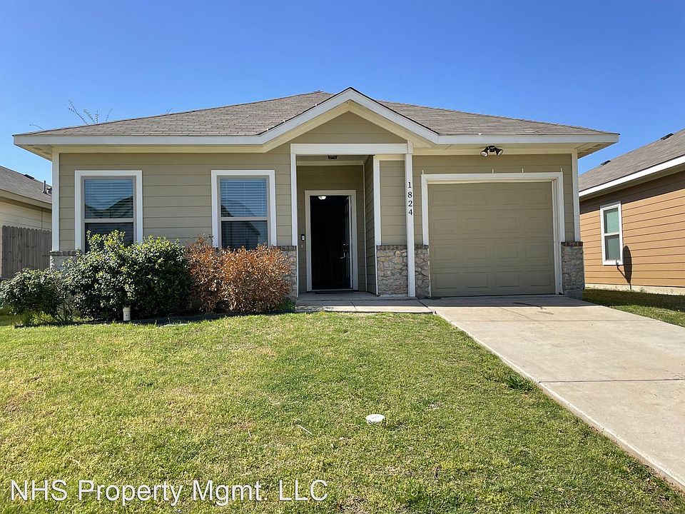 1st image of 1824 Wickham Dr