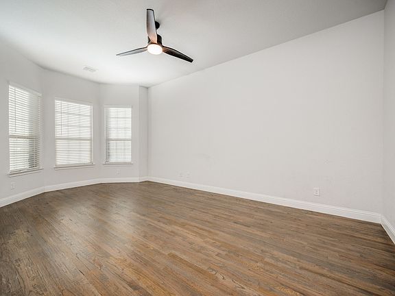 4th image of 9008 Conroe Dr