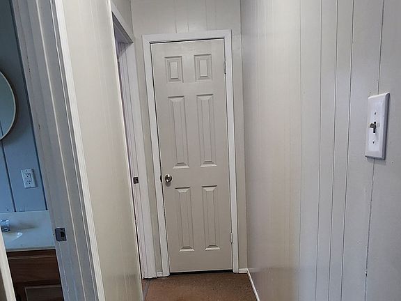 5th image of 61 Oak Hollow St