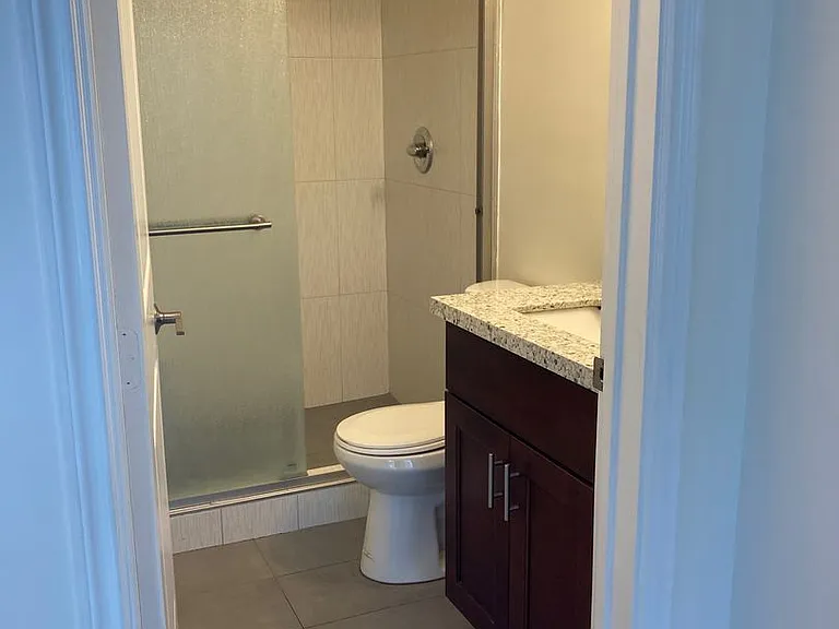 1424 Encino Ave — Photo 9
