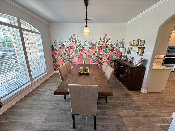 4th image of 1217 Laurel Loop