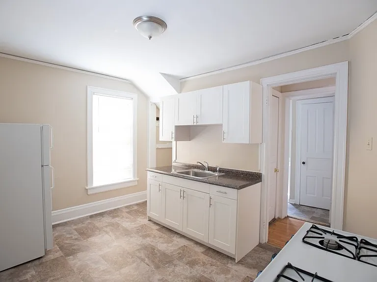 2724-2726 N Murray Duplex — Photo 24