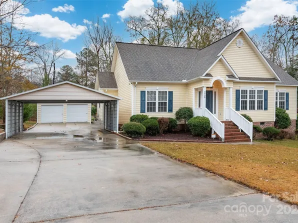 2429 Prince Dr, Lancaster, SC 29720