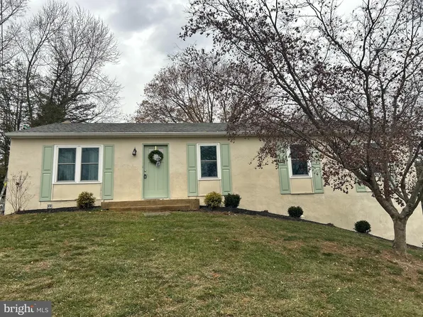 479 Douglas Dr, West Chester, PA 19380