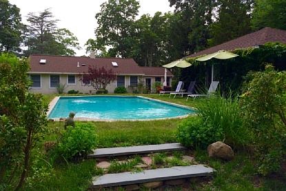 1st image of 23 Tuthill Dr