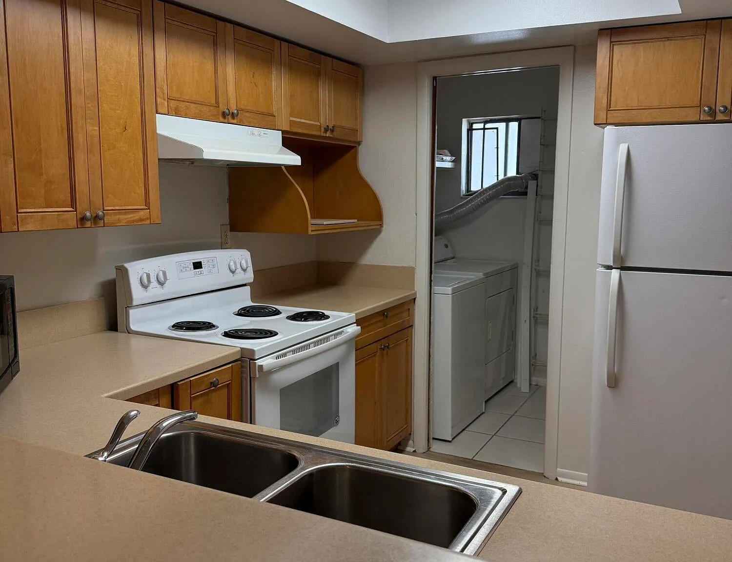3 bed, 2.5 bath, 1250 sqft, $1,650 — Photo 3