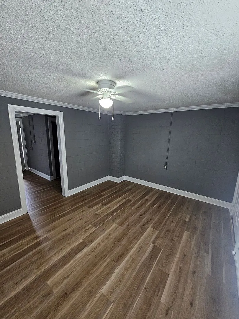 713 Black Creek Rd — Photo 3