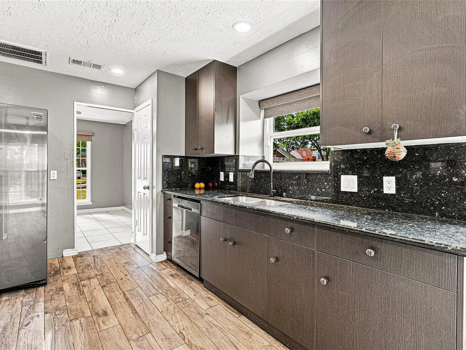 3 bed, 2.5 bath, 1845 sqft, $2,650 — Photo 3