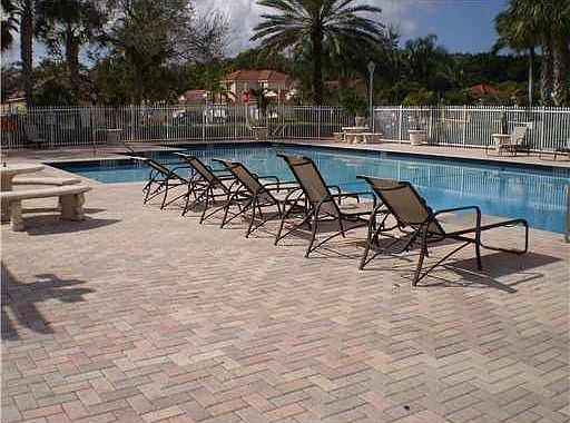 4th image of 1161 Sorrento Dr