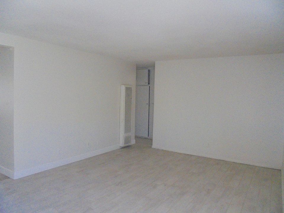 1st image of 11619 206th St APT A