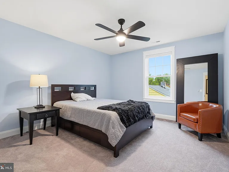 1227 Clagett Dr — Photo 33
