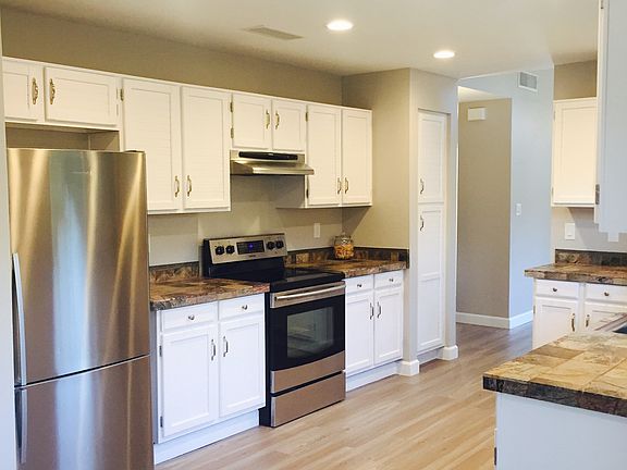 3rd image of 6724 S Farmer Ave