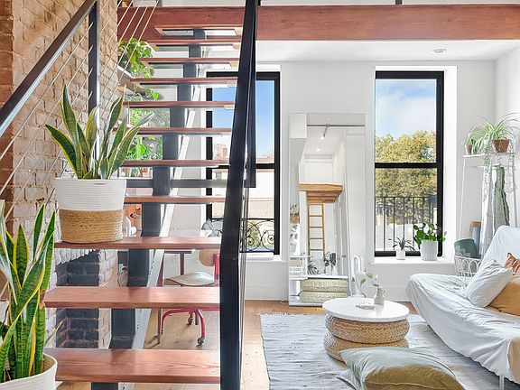 4th image of 940 Fulton St Penthouse B