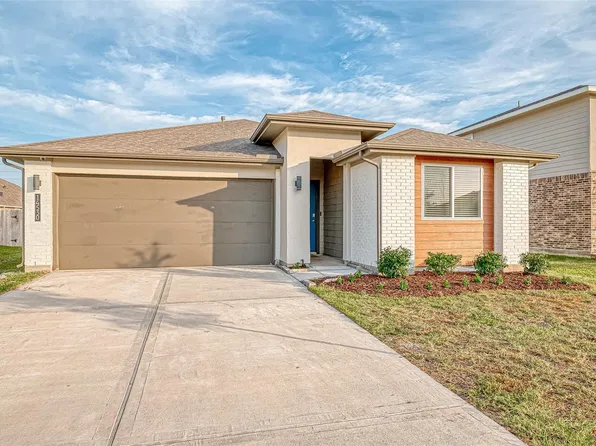 14530 Rain Tree Dr, Baytown, TX 77523