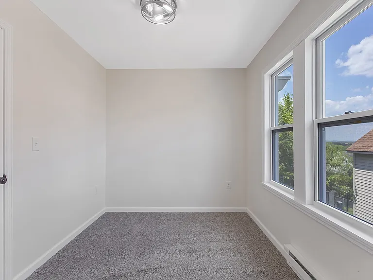 122 Alice Ave — Photo 18