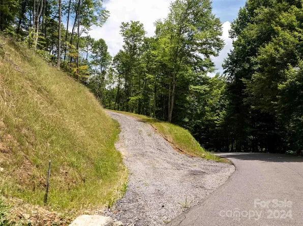 32 Tapestry Trl, Waynesville, NC 28785