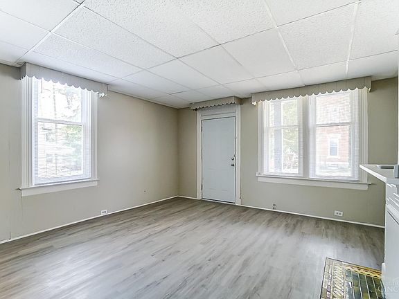 5th image of 3642 Glenway Ave