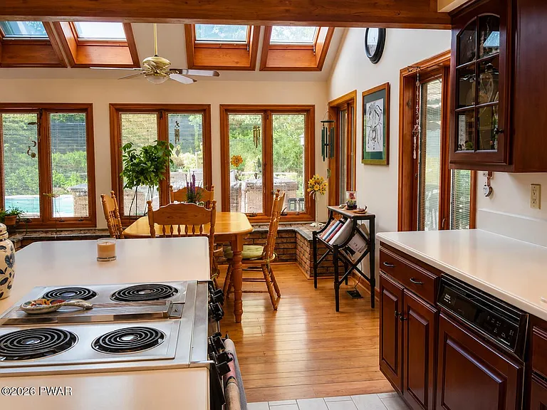 1075 Acacia Dr — Photo 21