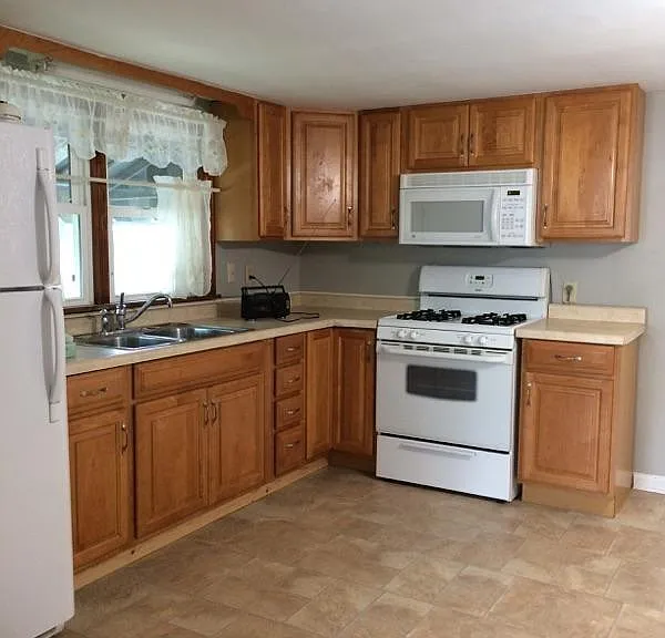 2924 Harrison Ave — Photo 3