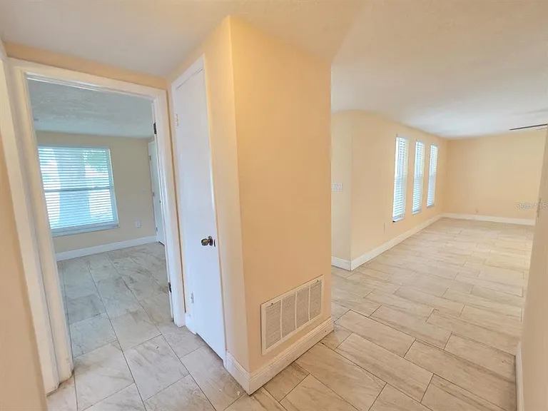 7730 Greybirch Ter — Photo 3