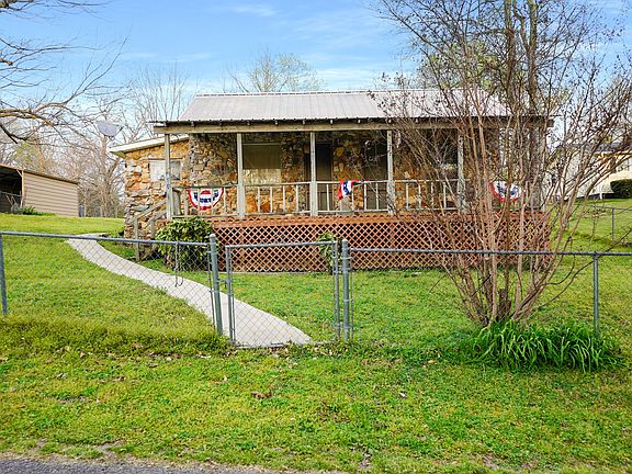 2nd image of 430 Spring St