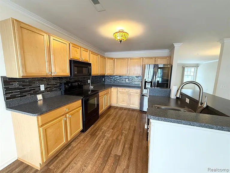 3930 Forester Blvd — Photo 7
