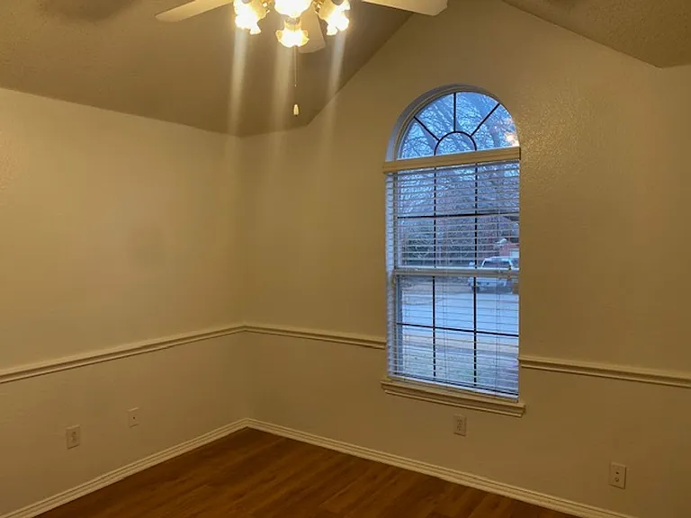 836 Mullrany Dr — Photo 13