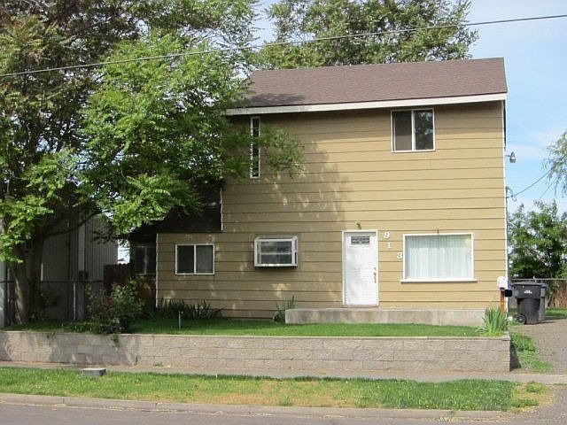 1st image of 913 N 8th Ave