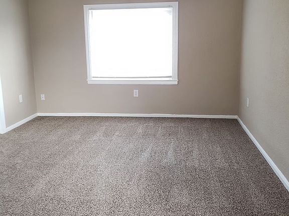 4th image of 527 N Chelan Ave APT 8