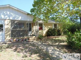 722 Barbara St, Athens, TX 75751