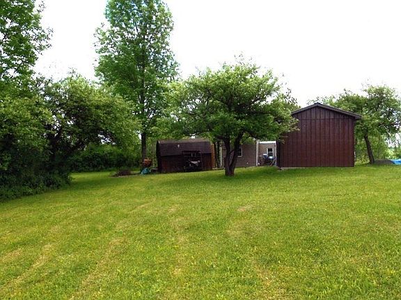 2nd image of 427 Saddlemire Hill Rd