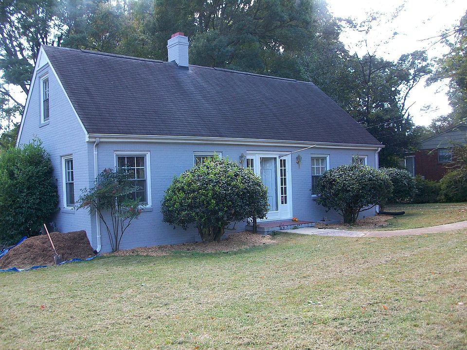 (Picture taken Fall 2011)