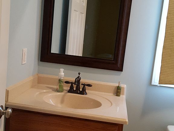 3rd Full Bath/ on suite 4 be