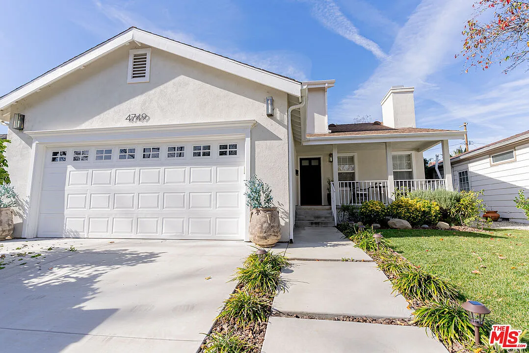 4 bed, 3.0 bath, 2588 sqft, $9,950 — Photo 1