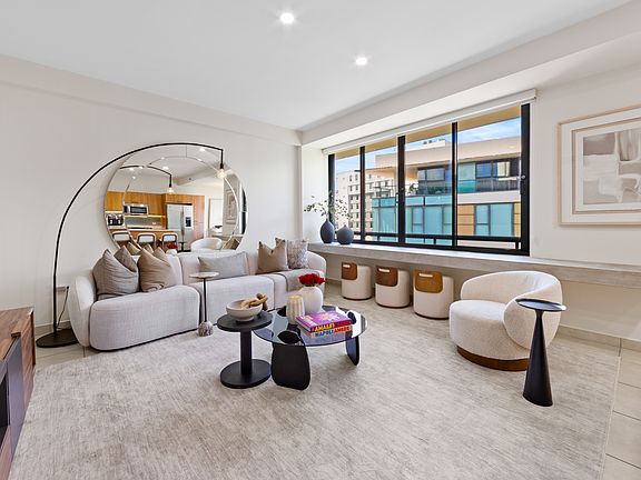 2nd image of 400 Paseo Central #471