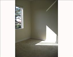 4th image of 2418 Venetian Way