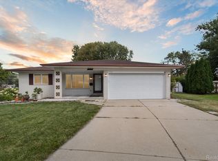 11115 Rosselo Ave, Warren, MI 48093