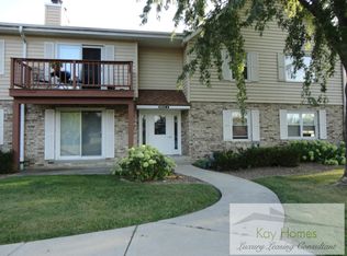 10635 N Ivy Ct, Mequon, WI 53092
