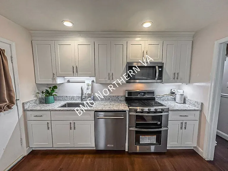 8237 Smithfield Ave — Photo 13